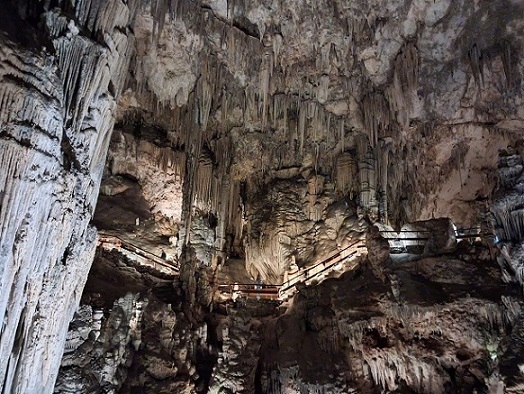 Der Rundgang durch die Höhle ist atemberaubend